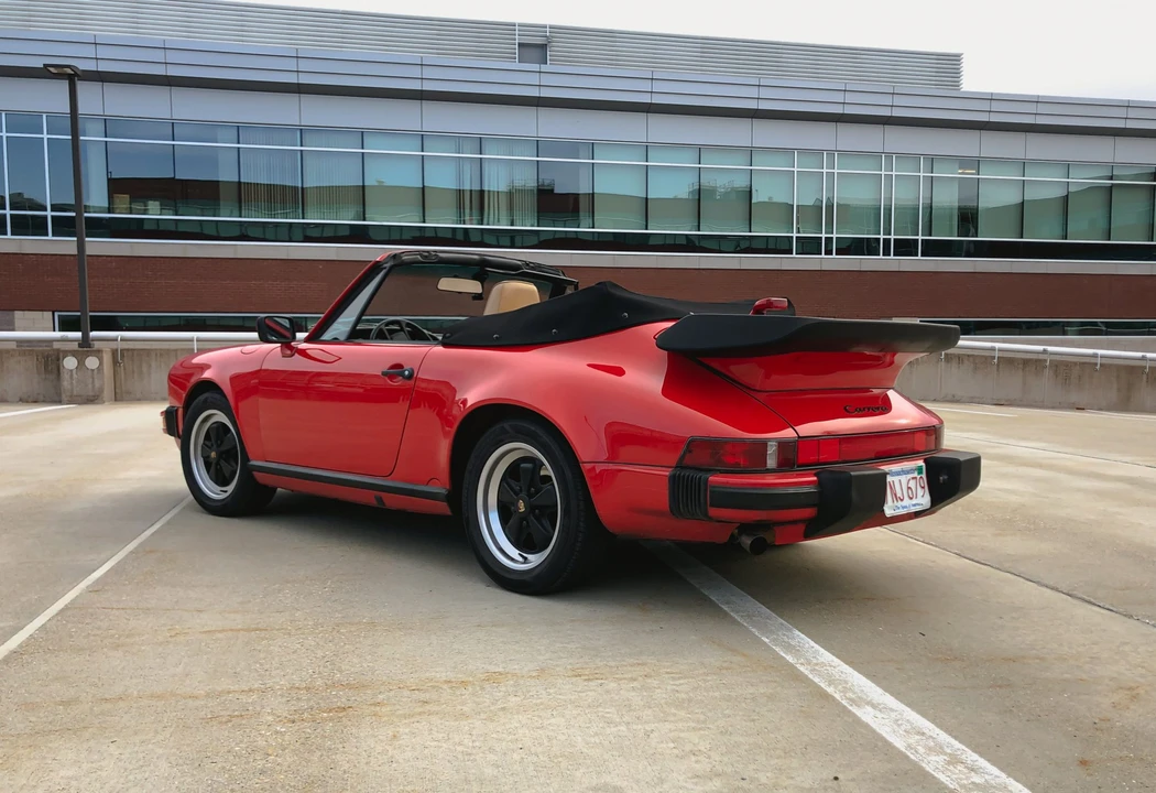 1988 Porsche 911 Carrera 3.2 - Image 9 of 31