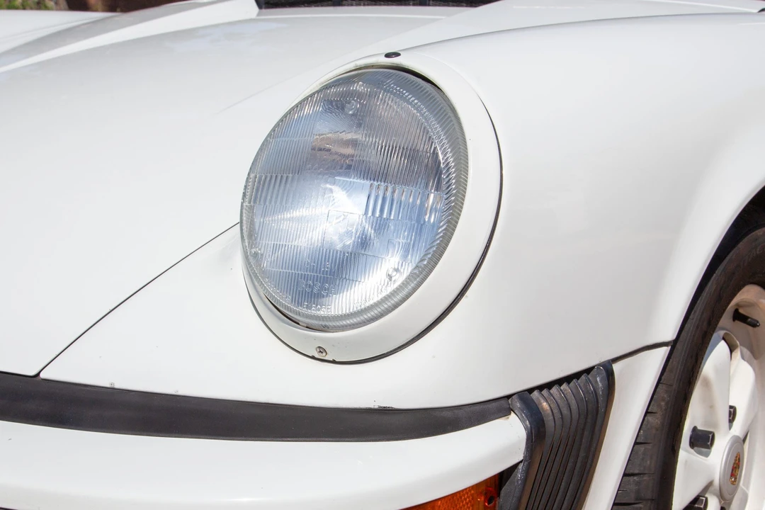 1988 Porsche 911 Carrera 3.2 - Image 22 of 31
