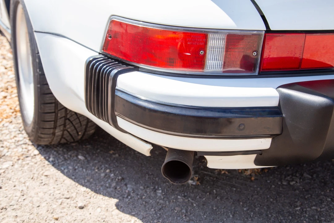 1988 Porsche 911 Carrera 3.2 - Image 28 of 31