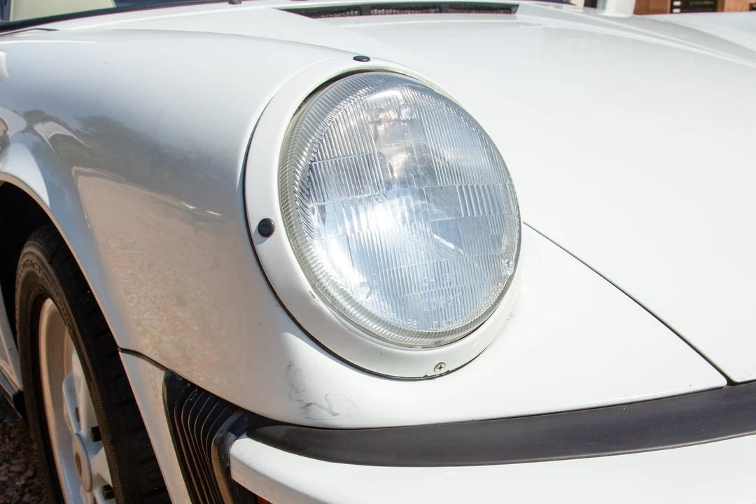 1988 Porsche 911 Carrera 3.2 - Image 20 of 31