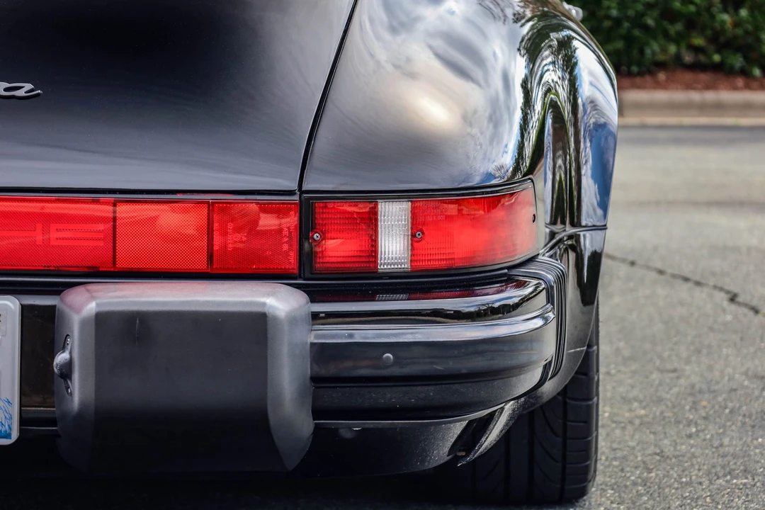 1988 Porsche 911 Carrera 3.2 - Image 24 of 31