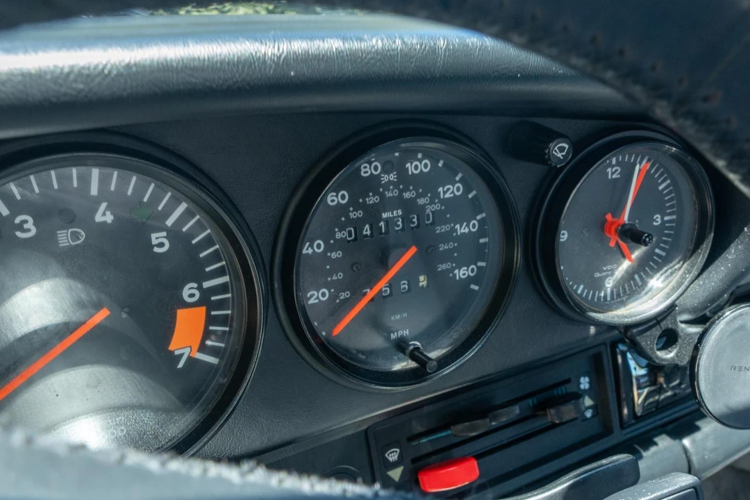 1988 Porsche 911 Carrera 3.2 - Image 25 of 31