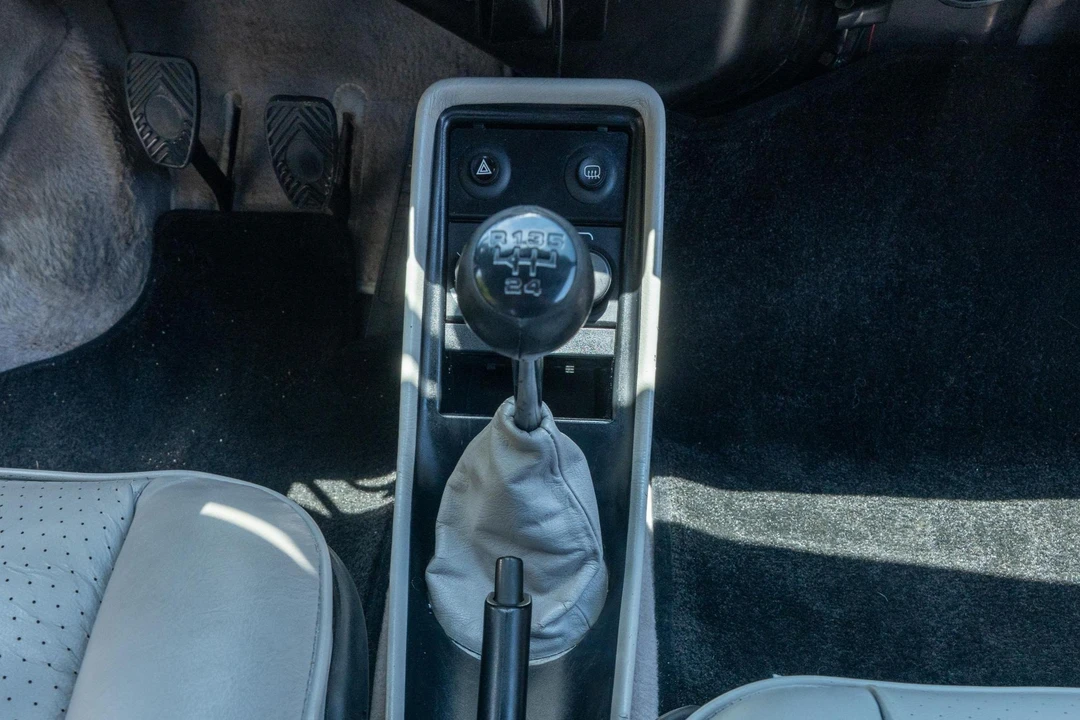 1988 Porsche 911 Carrera 3.2 - Image 24 of 31