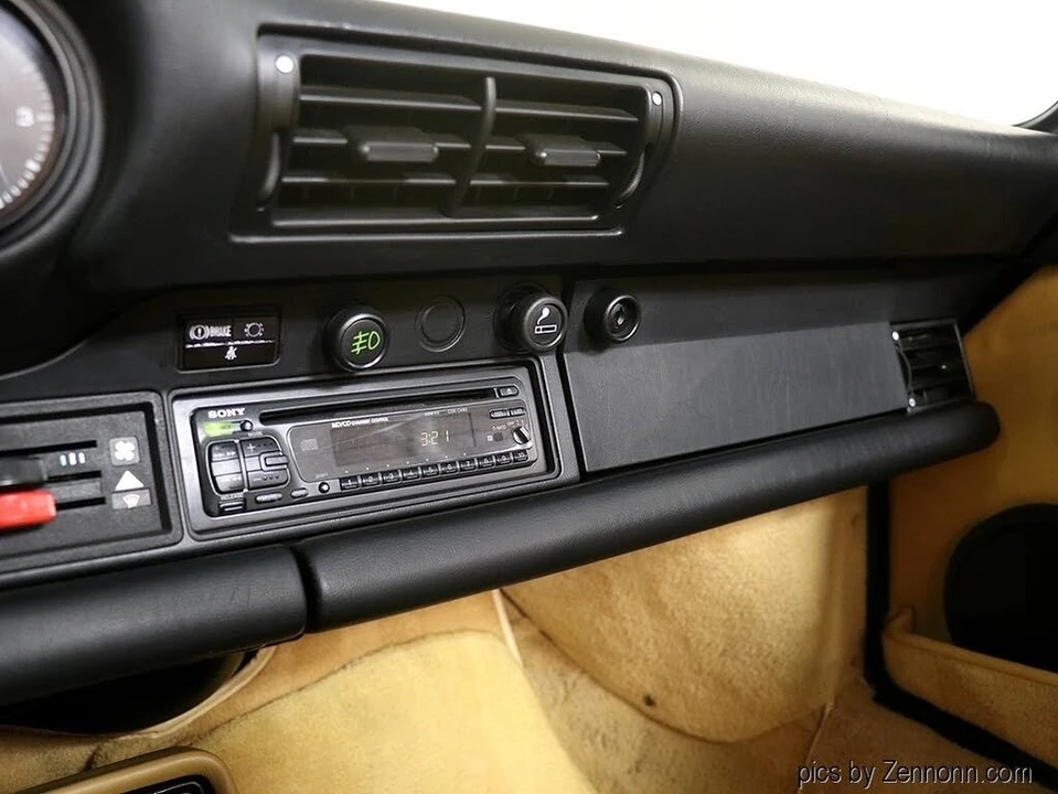 1988 Porsche 911 Carrera 3.2 - Image 26 of 31