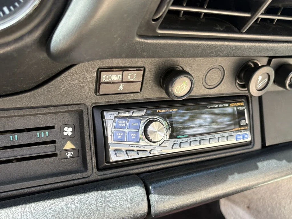1988 Porsche 911 Carrera 3.2 - Image 19 of 31