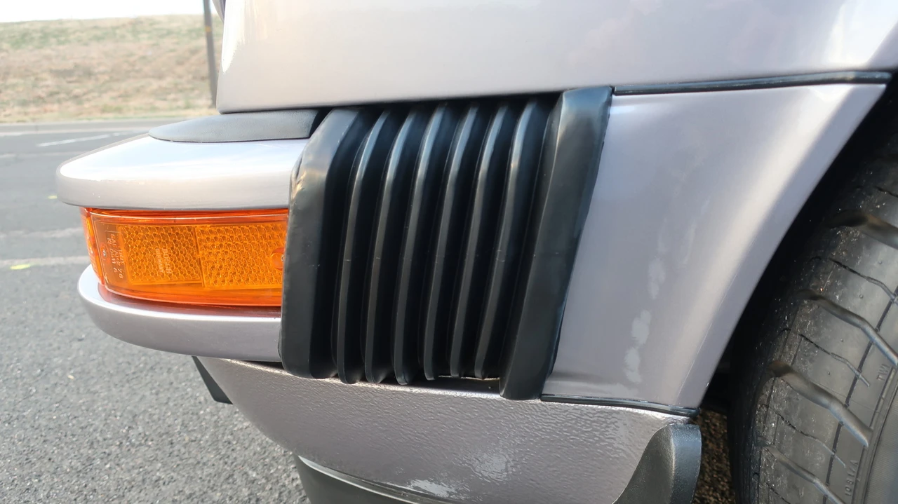 1988 Porsche 911 Carrera 3.2 - Image 26 of 31