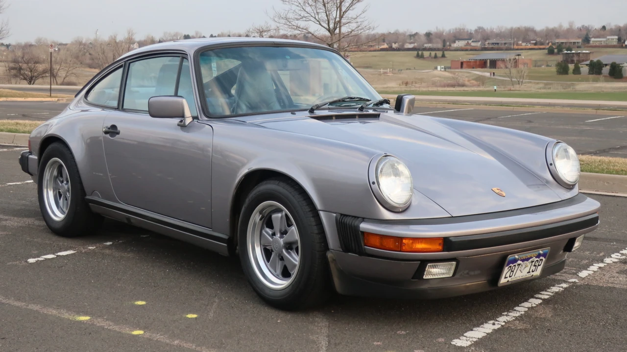 1988 Porsche 911 Carrera 3.2 - Image 10 of 31