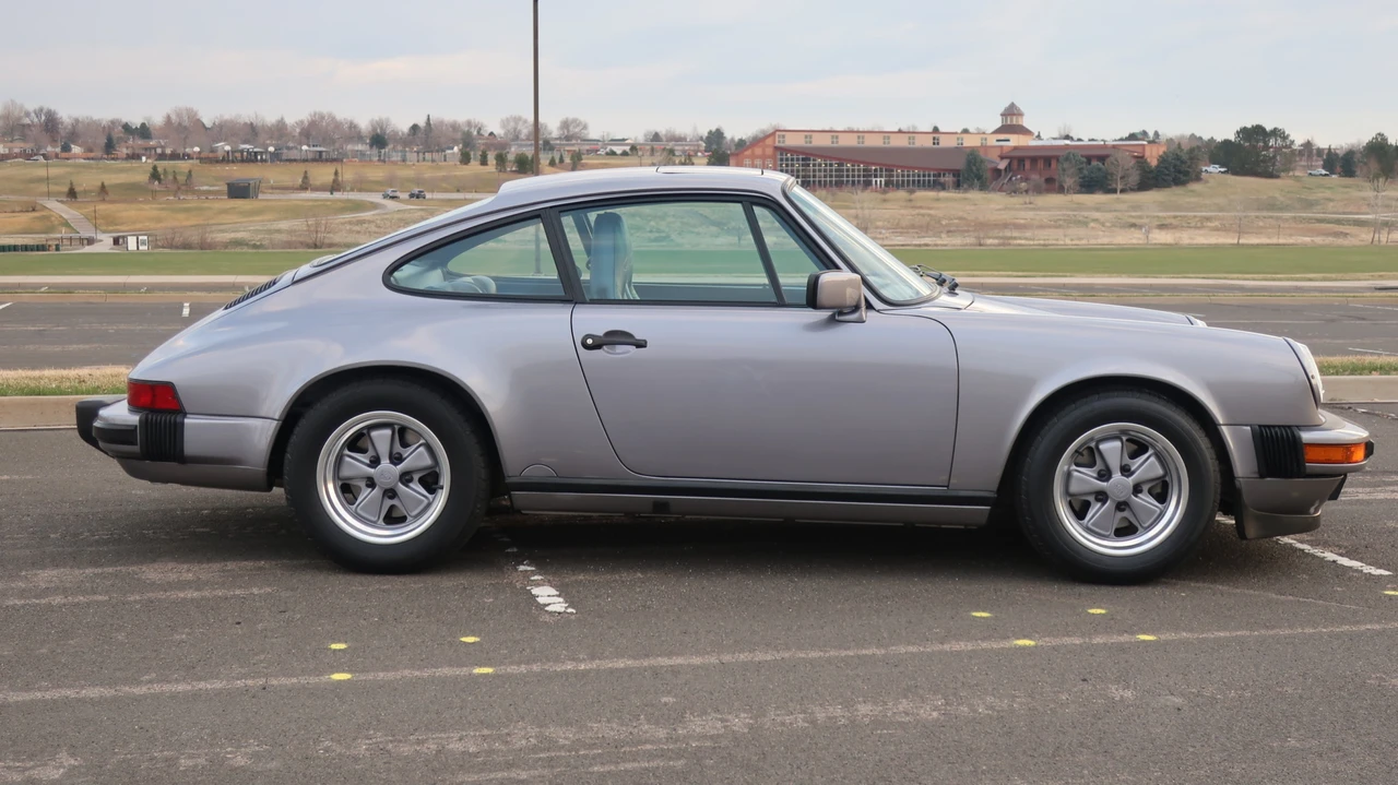 1988 Porsche 911 Carrera 3.2 - Image 8 of 31