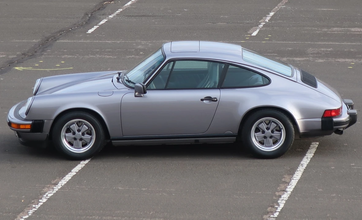1988 Porsche 911 Carrera 3.2 - Image 4 of 31