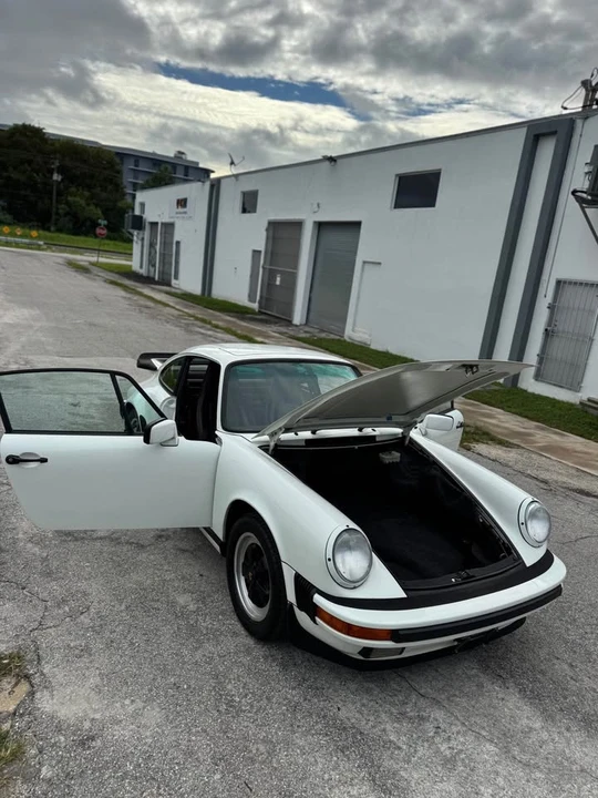 1988 Porsche 911 Carrera 3.2 - Image 4 of 13