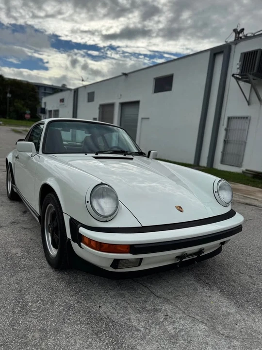 1988 Porsche 911 Carrera 3.2 - Image 11 of 13