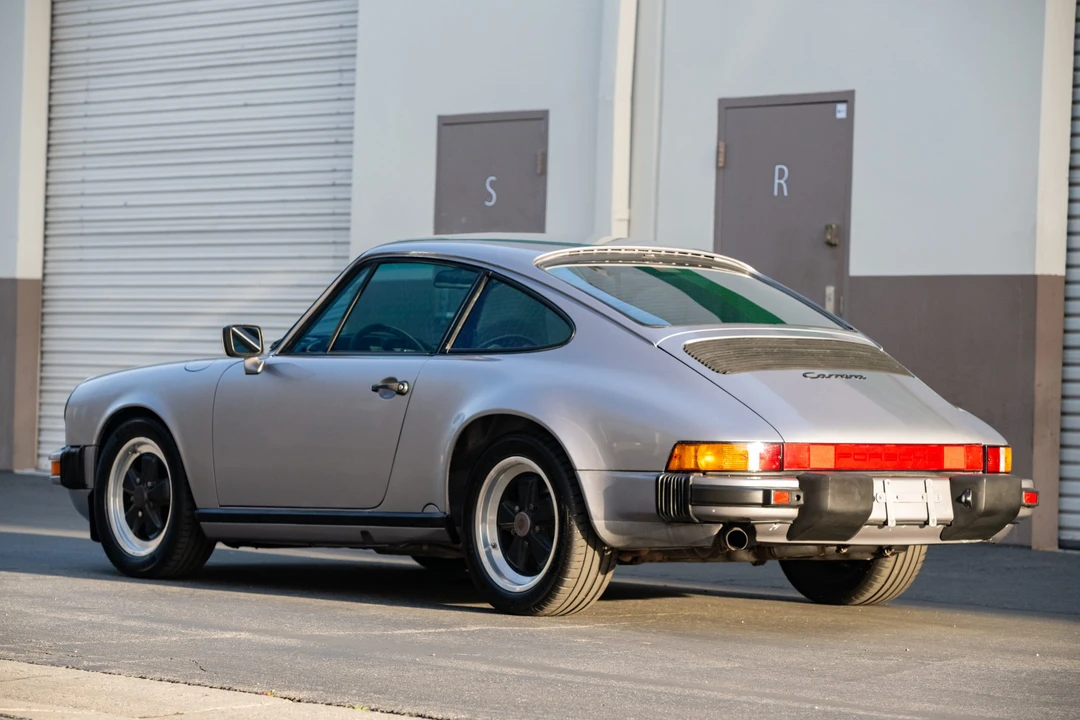 1988 Porsche 911 Carrera 3.2 - Image 16 of 31