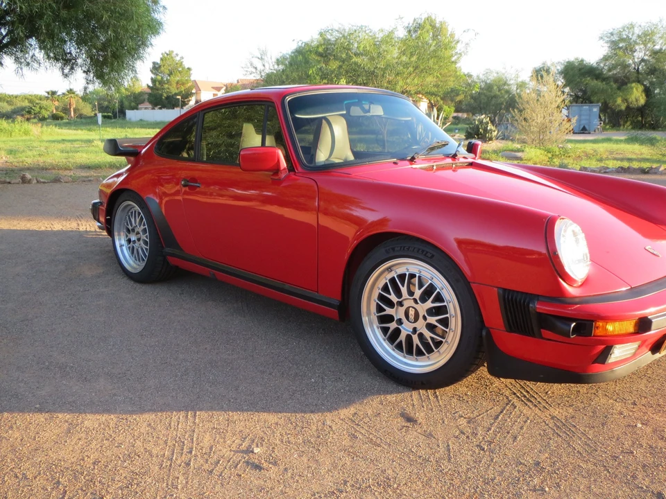 1988 Porsche 911 Carrera 3.2 - Image 16 of 31