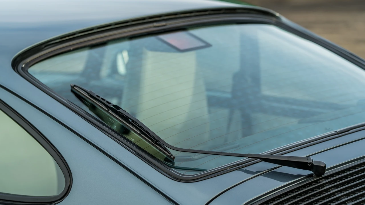 1988 Porsche 911 Carrera 3.2 - Image 27 of 31