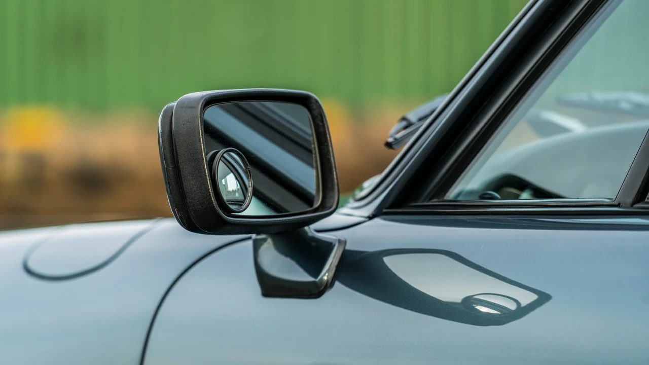1988 Porsche 911 Carrera 3.2 - Image 21 of 31