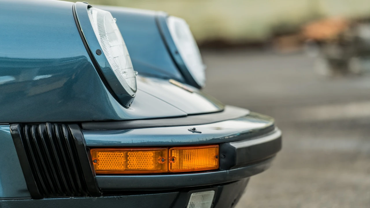 1988 Porsche 911 Carrera 3.2 - Image 15 of 31