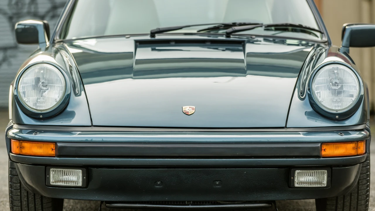 1988 Porsche 911 Carrera 3.2 - Image 17 of 31