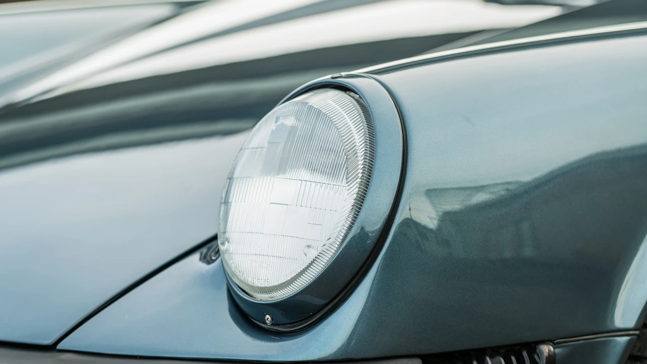 1988 Porsche 911 Carrera 3.2 - Image 18 of 31