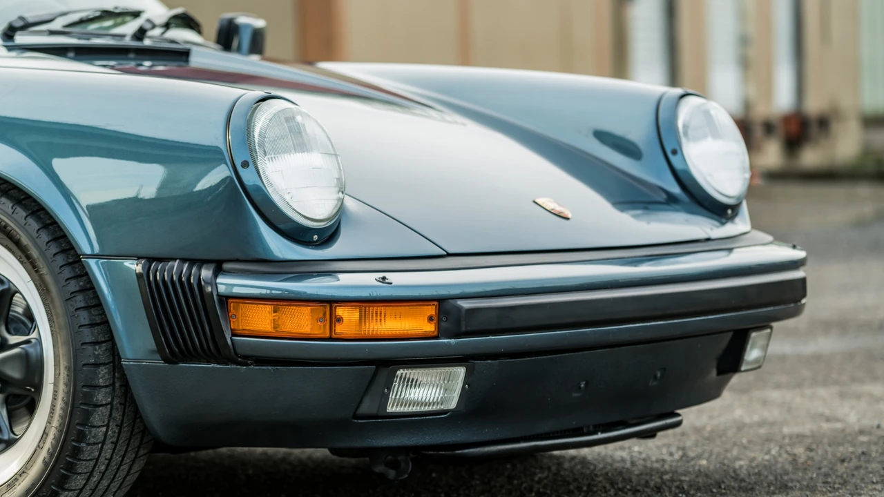 1988 Porsche 911 Carrera 3.2 - Image 14 of 31