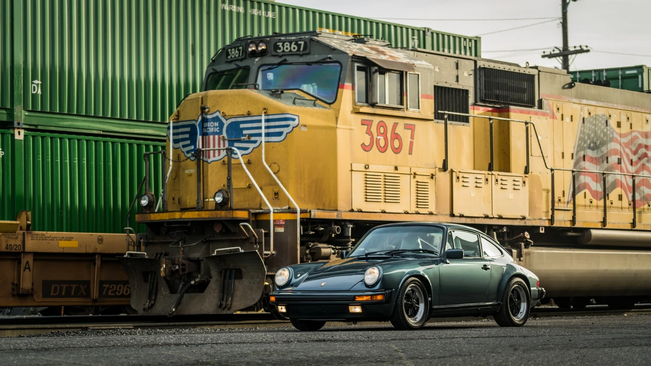 1988 Porsche 911 Carrera 3.2 - Image 12 of 31