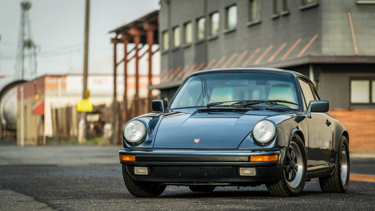1988 Porsche 911 Carrera 3.2 - Image 11 of 31