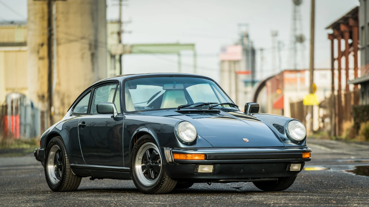 1988 Porsche 911 Carrera 3.2 - Image 2 of 31