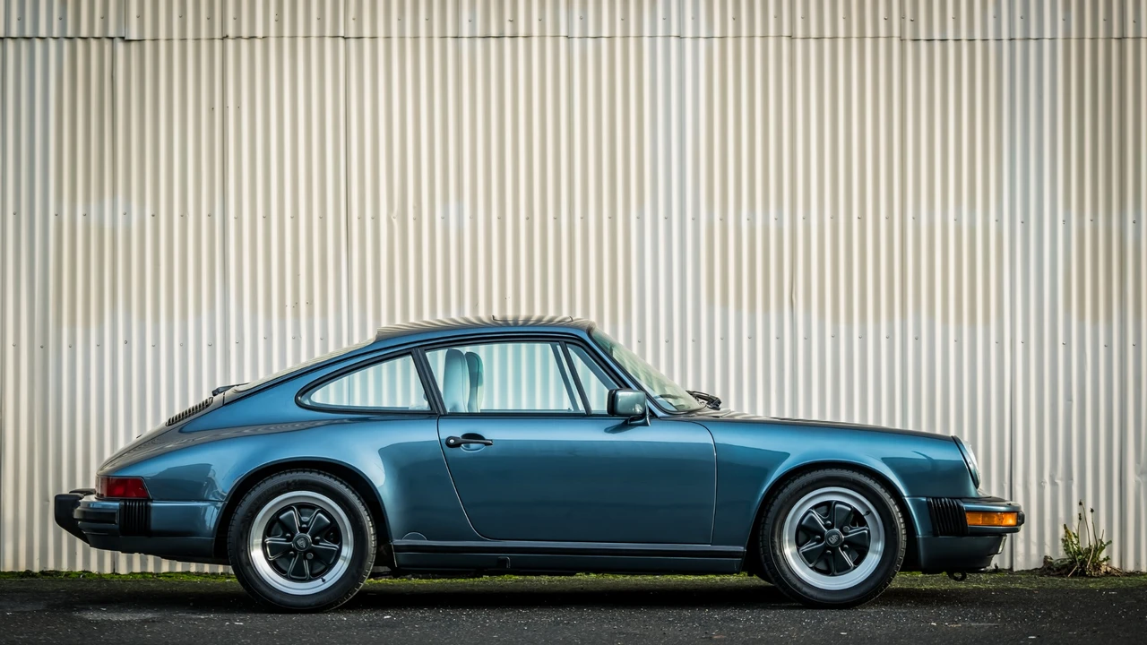1988 Porsche 911 Carrera 3.2 - Image 3 of 31