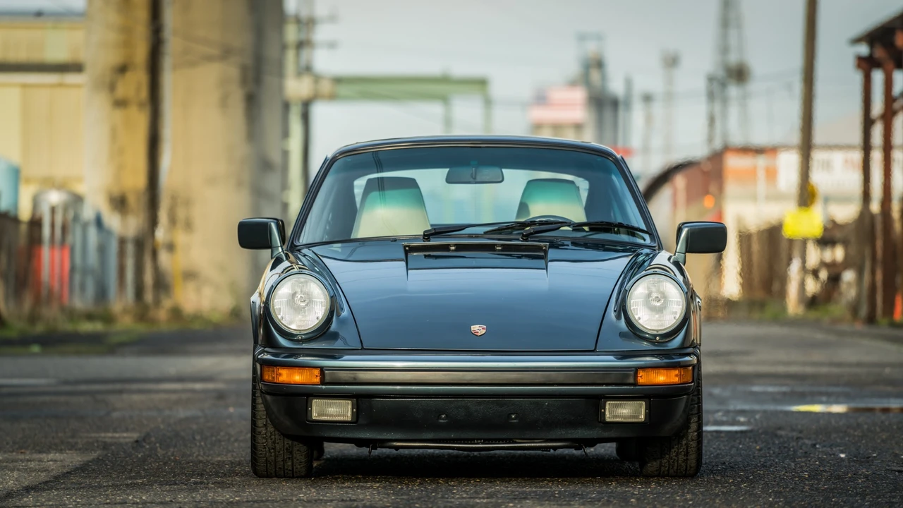 1988 Porsche 911 Carrera 3.2 - Image 13 of 31