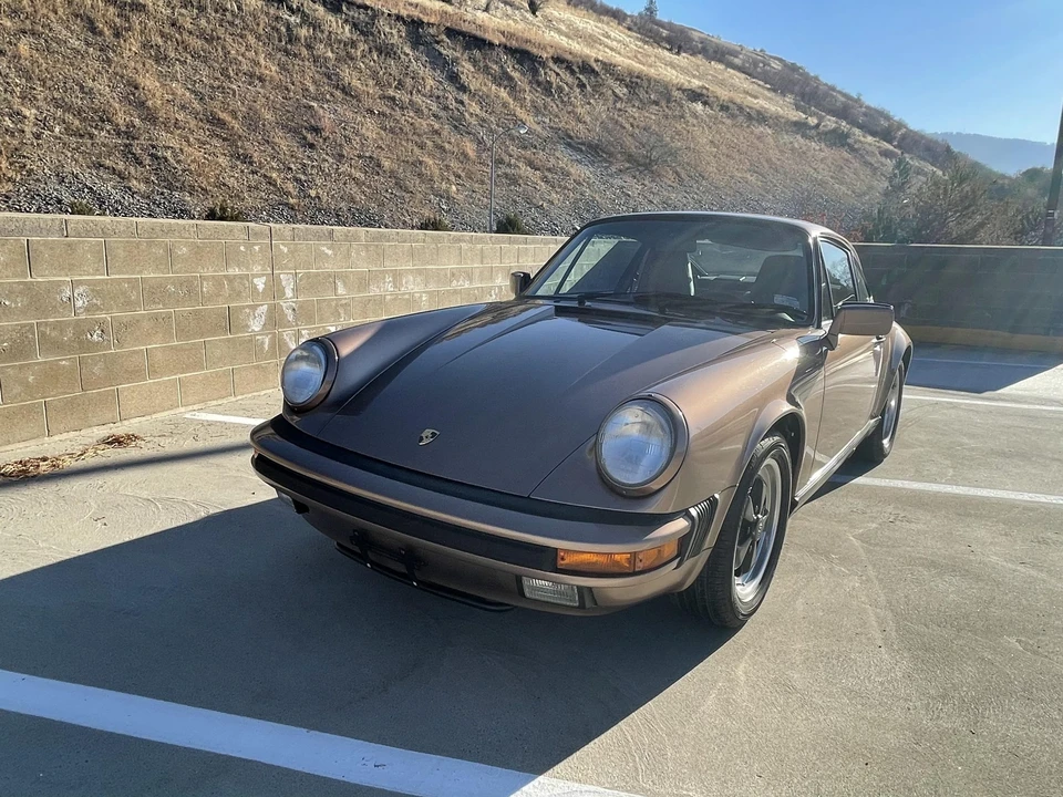1988 Porsche 911 Carrera 3.2 - Image 4 of 31