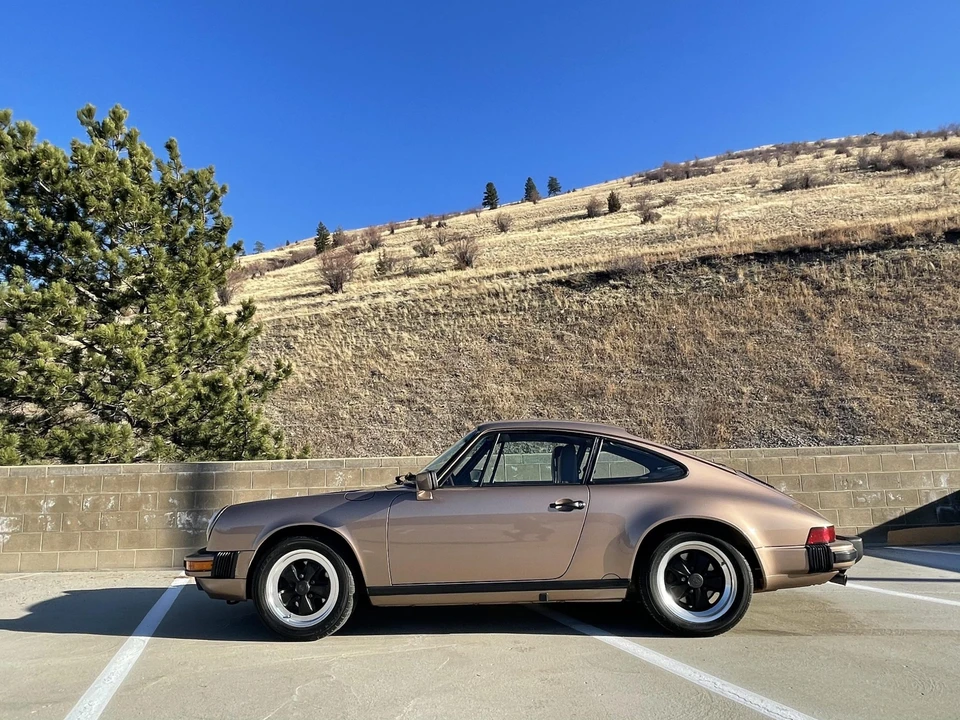 1988 Porsche 911 Carrera 3.2 - Image 9 of 31