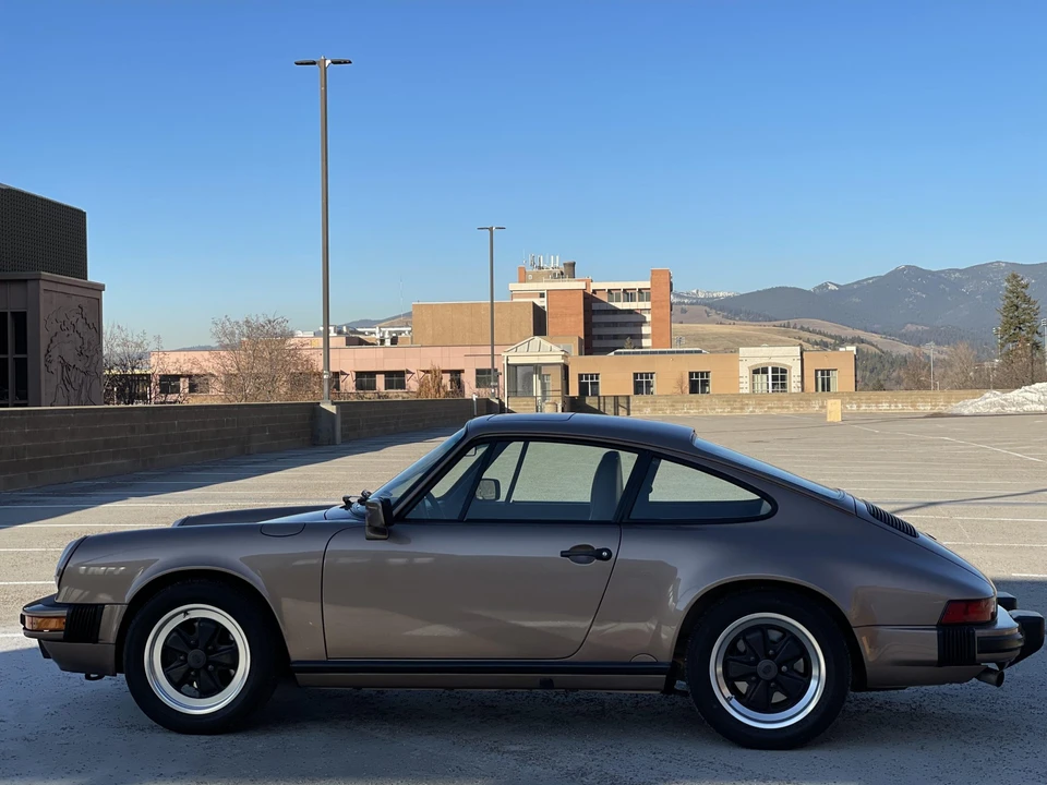 1988 Porsche 911 Carrera 3.2 - Image 26 of 31