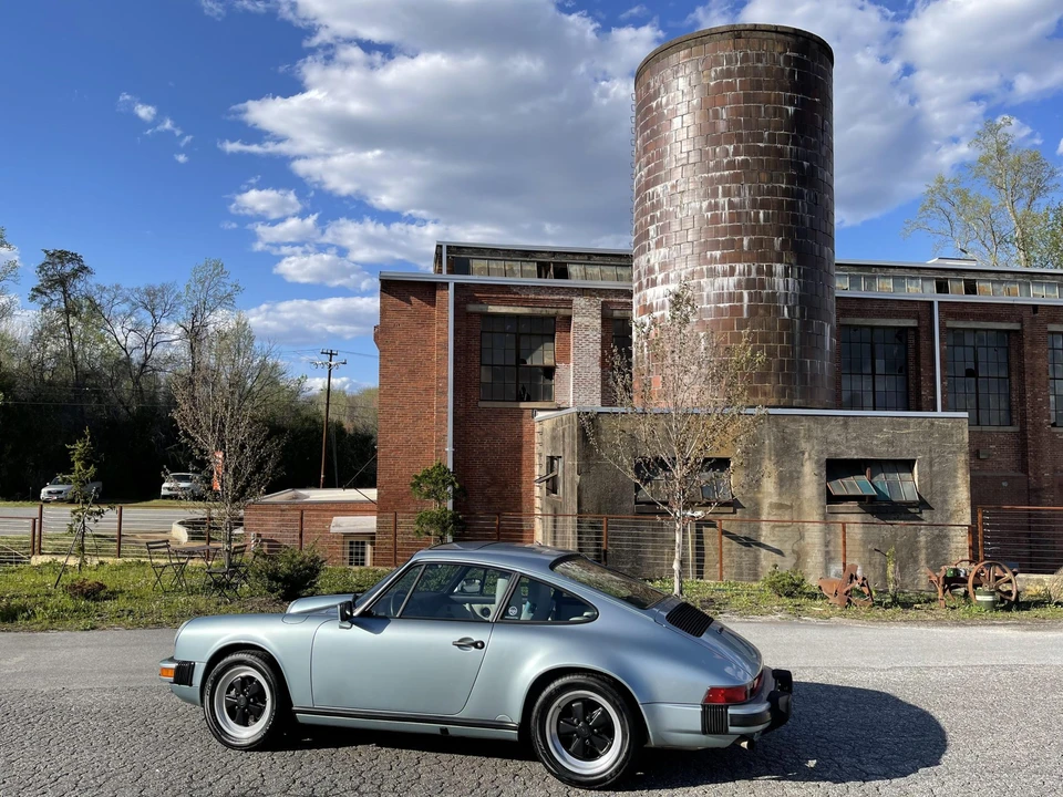 1988 Porsche 911 Carrera 3.2 - Image 16 of 31