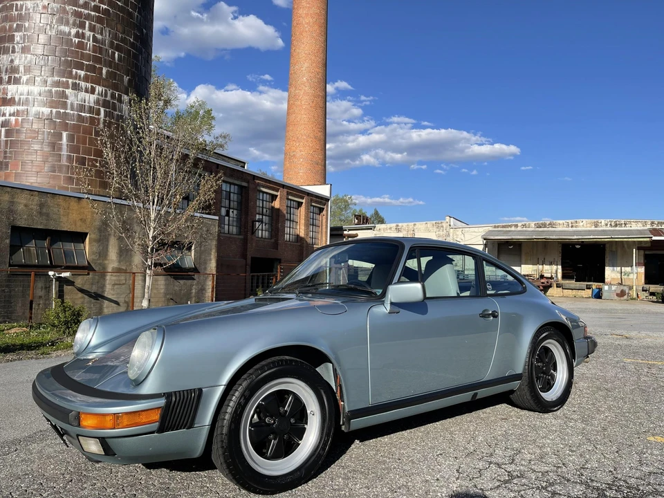 1988 Porsche 911 Carrera 3.2 - Image 14 of 31