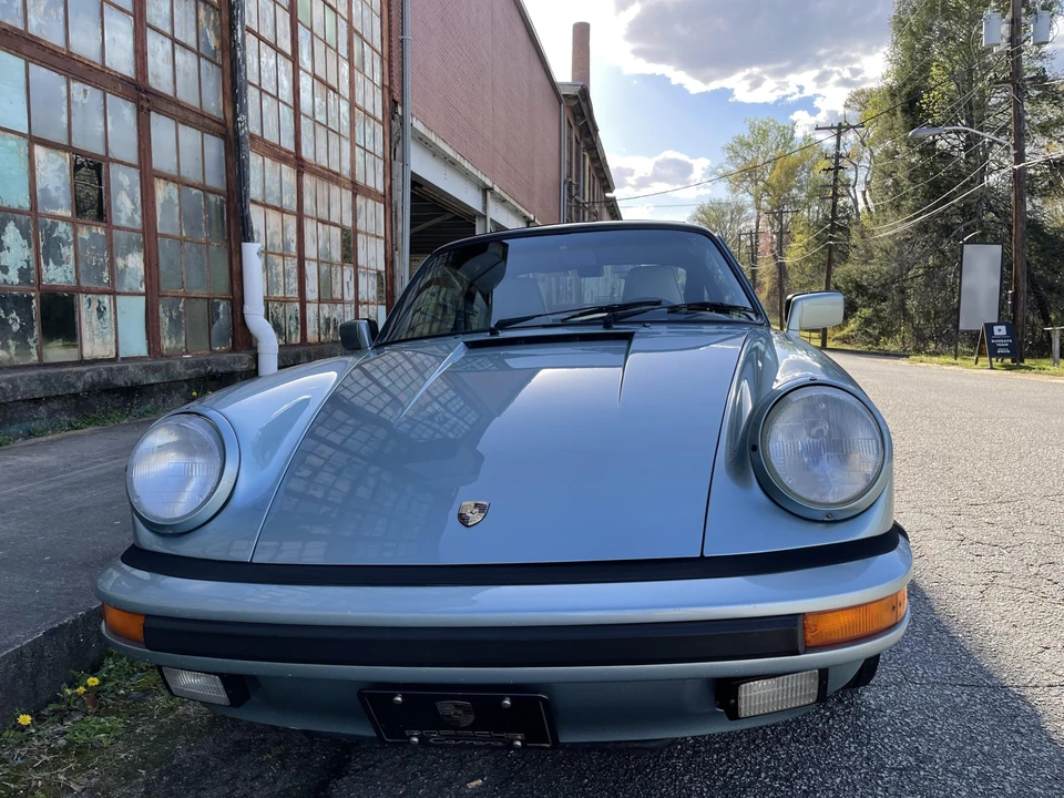 1988 Porsche 911 Carrera 3.2 - Image 2 of 31