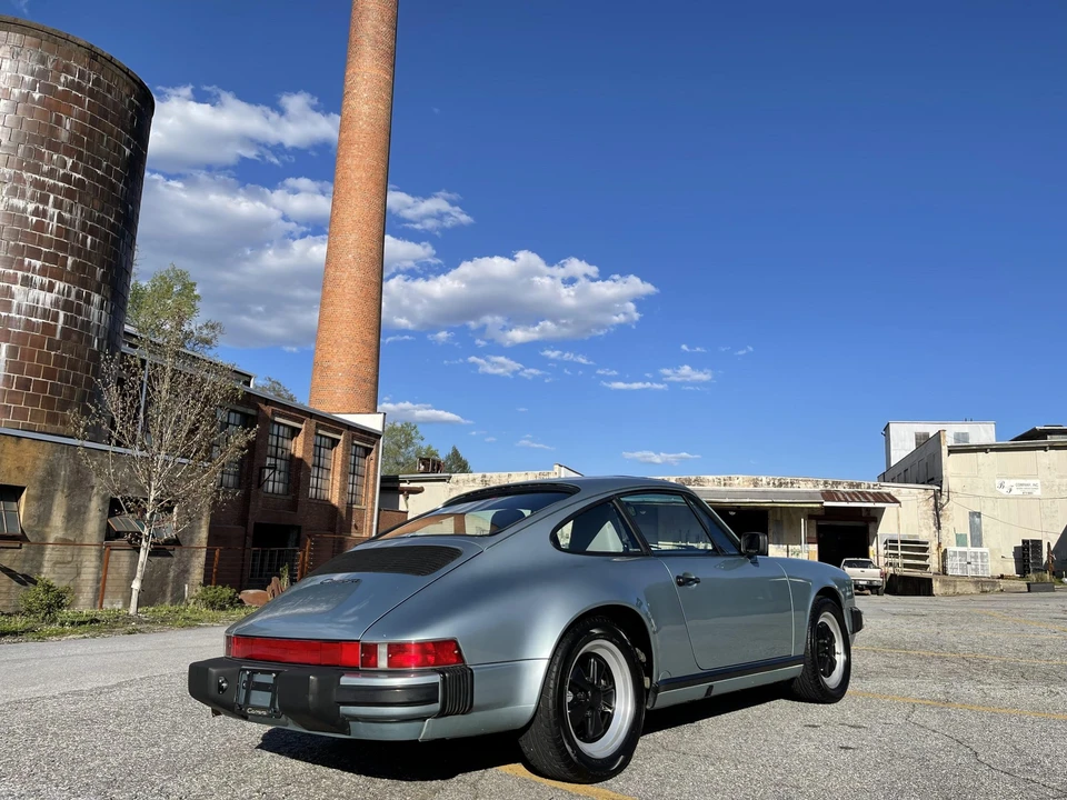 1988 Porsche 911 Carrera 3.2 - Image 19 of 31