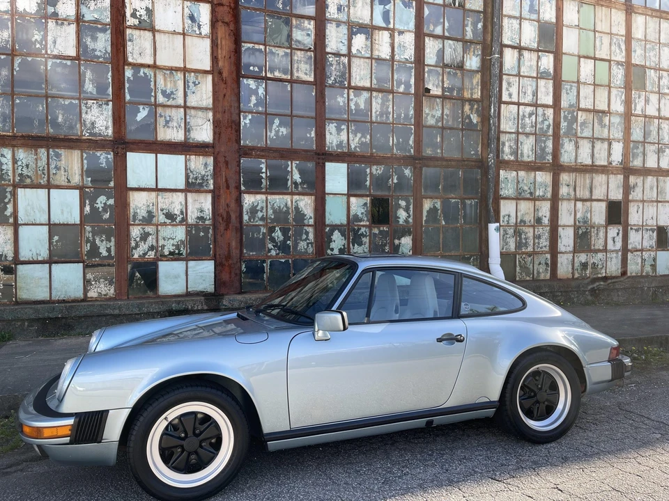 1988 Porsche 911 Carrera 3.2 - Image 4 of 31