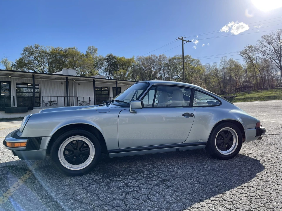 1988 Porsche 911 Carrera 3.2 - Image 26 of 31