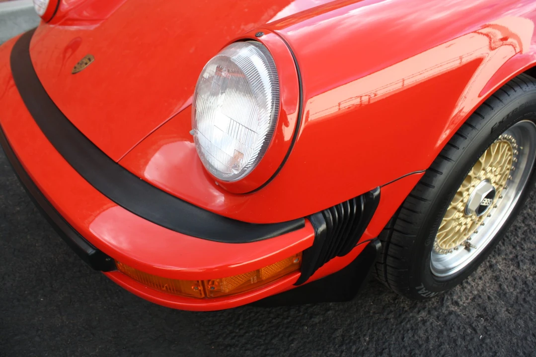 1988 Porsche 911 Carrera 3.2 - Image 24 of 31