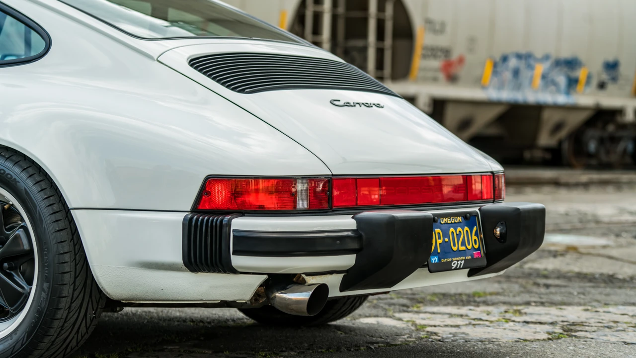 1988 Porsche 911 Carrera 3.2 - Image 27 of 31
