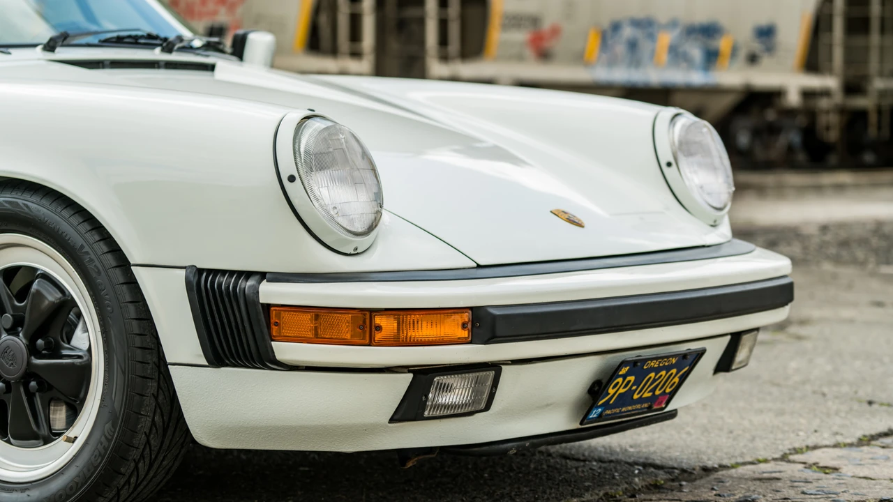 1988 Porsche 911 Carrera 3.2 - Image 17 of 31