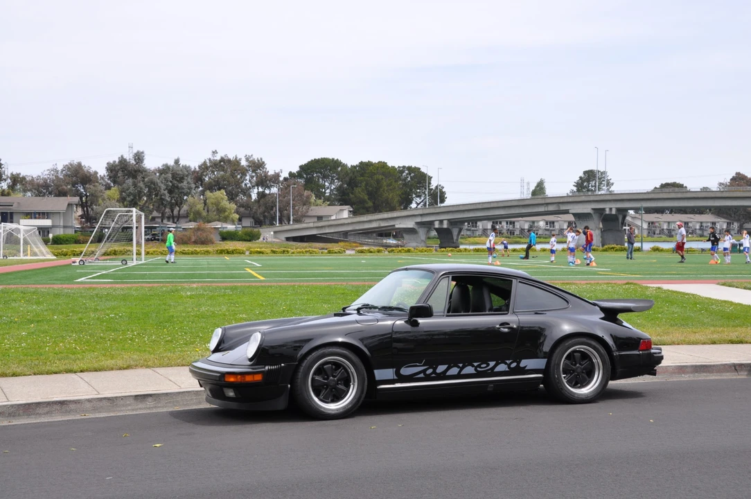1988 Porsche 911 Carrera 3.2 - Image 16 of 31