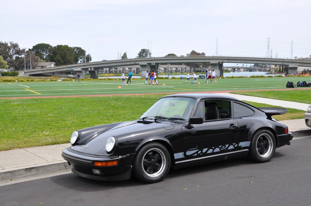 1988 Porsche 911 Carrera 3.2 - Image 15 of 31