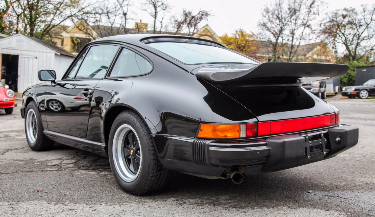 1988 Porsche 911 Carrera 3.2 - Image 8 of 31