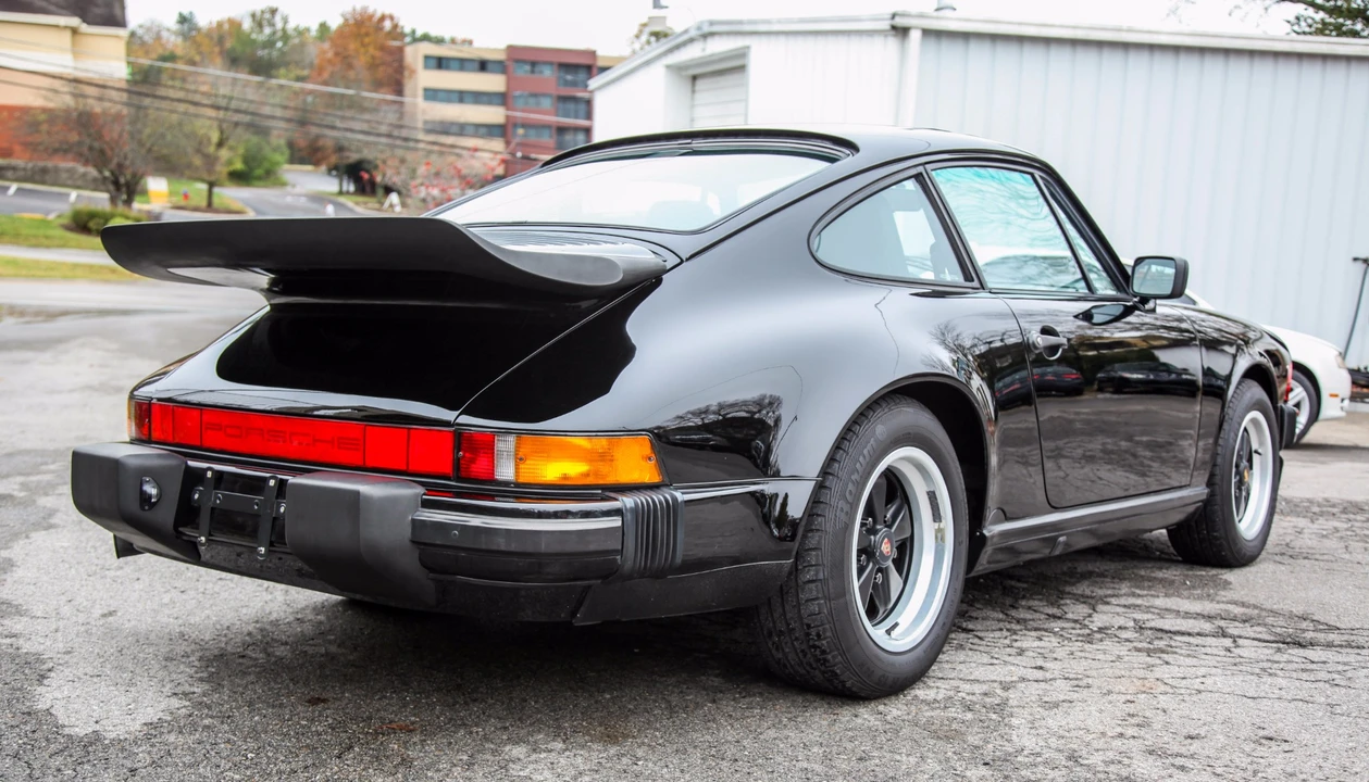 1988 Porsche 911 Carrera 3.2 - Image 6 of 31