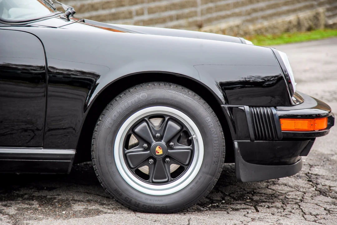 1988 Porsche 911 Carrera 3.2 - Image 16 of 31