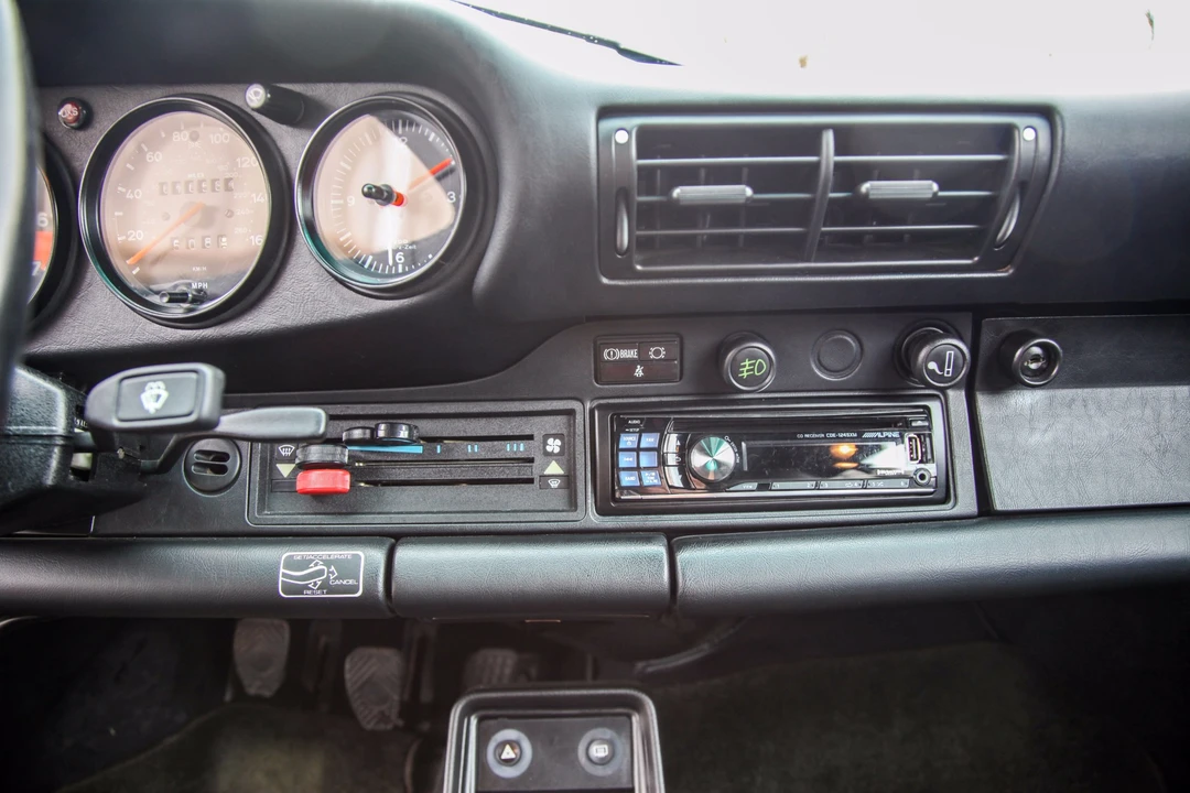 1988 Porsche 911 Carrera 3.2 - Image 25 of 31