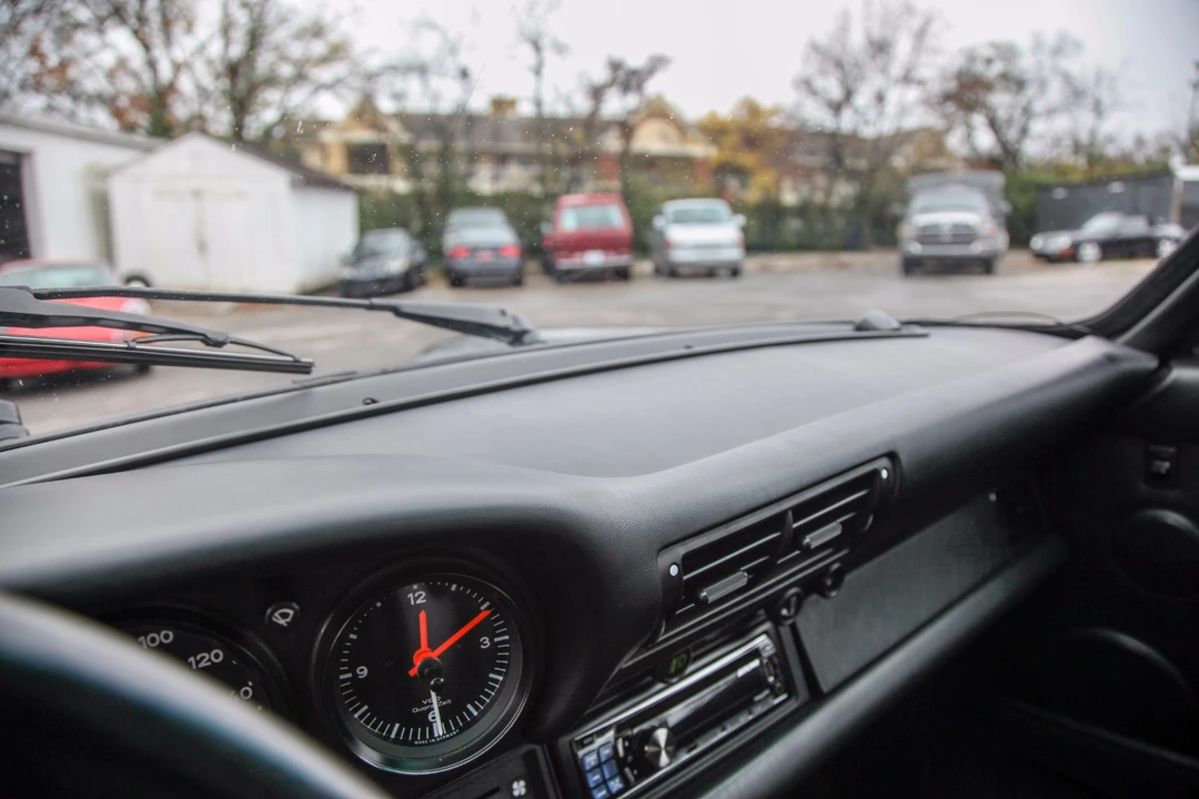 1988 Porsche 911 Carrera 3.2 - Image 24 of 31