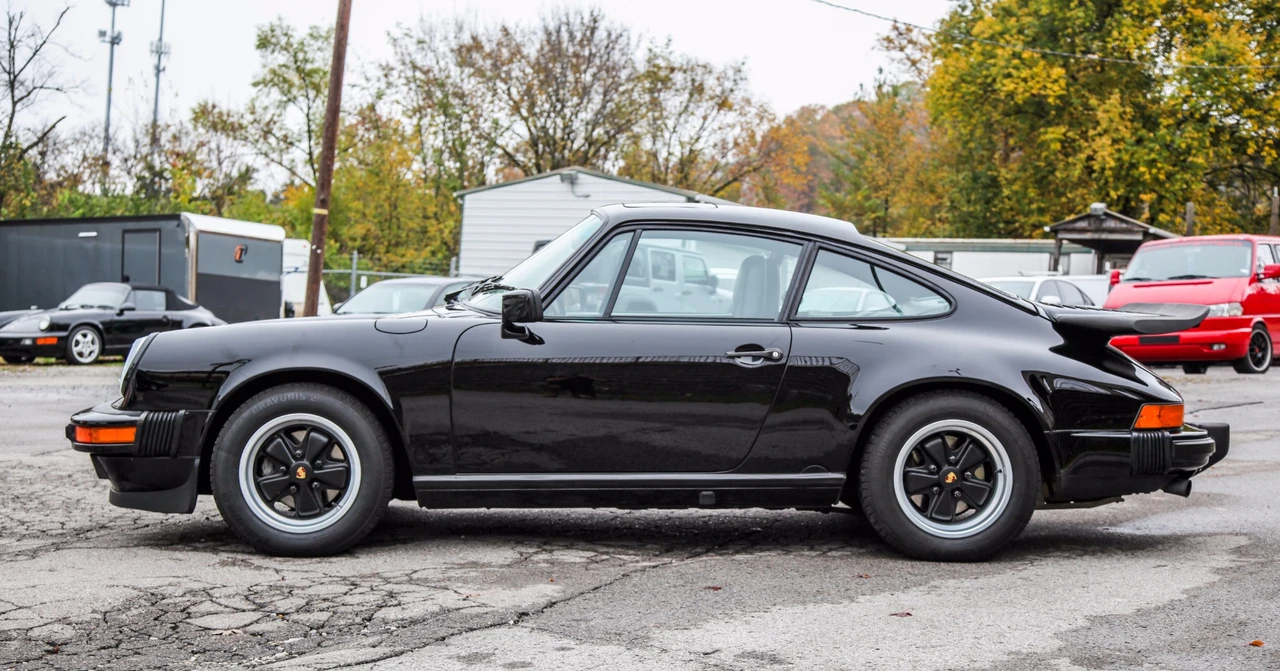 1988 Porsche 911 Carrera 3.2 - Image 10 of 31
