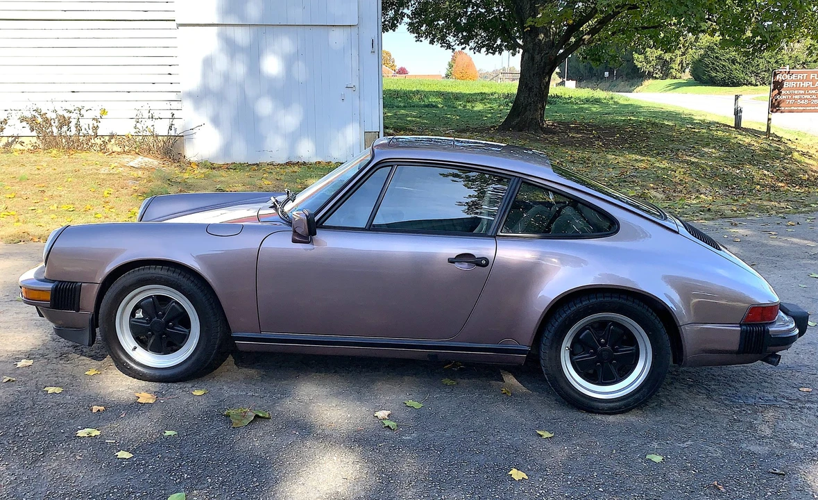 1988 Porsche 911 Carrera 3.2 - Image 11 of 31