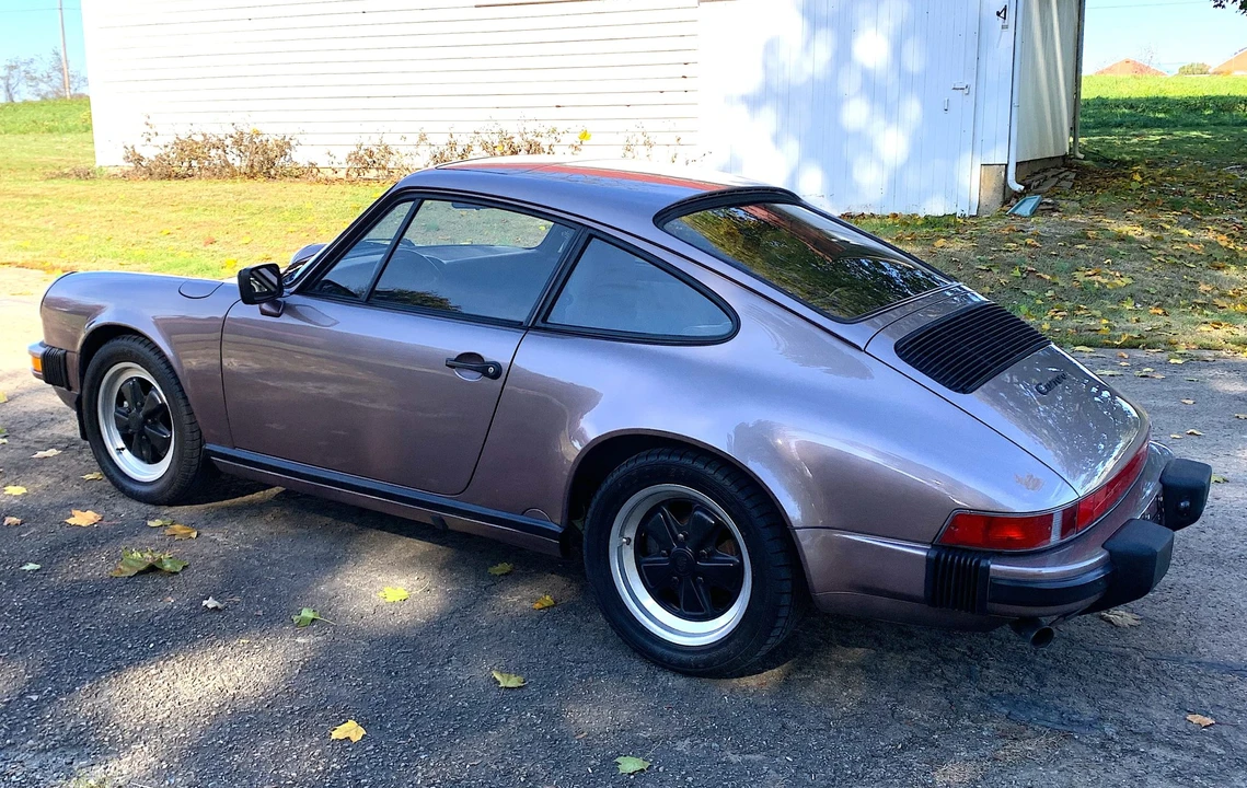 1988 Porsche 911 Carrera 3.2 - Image 10 of 31